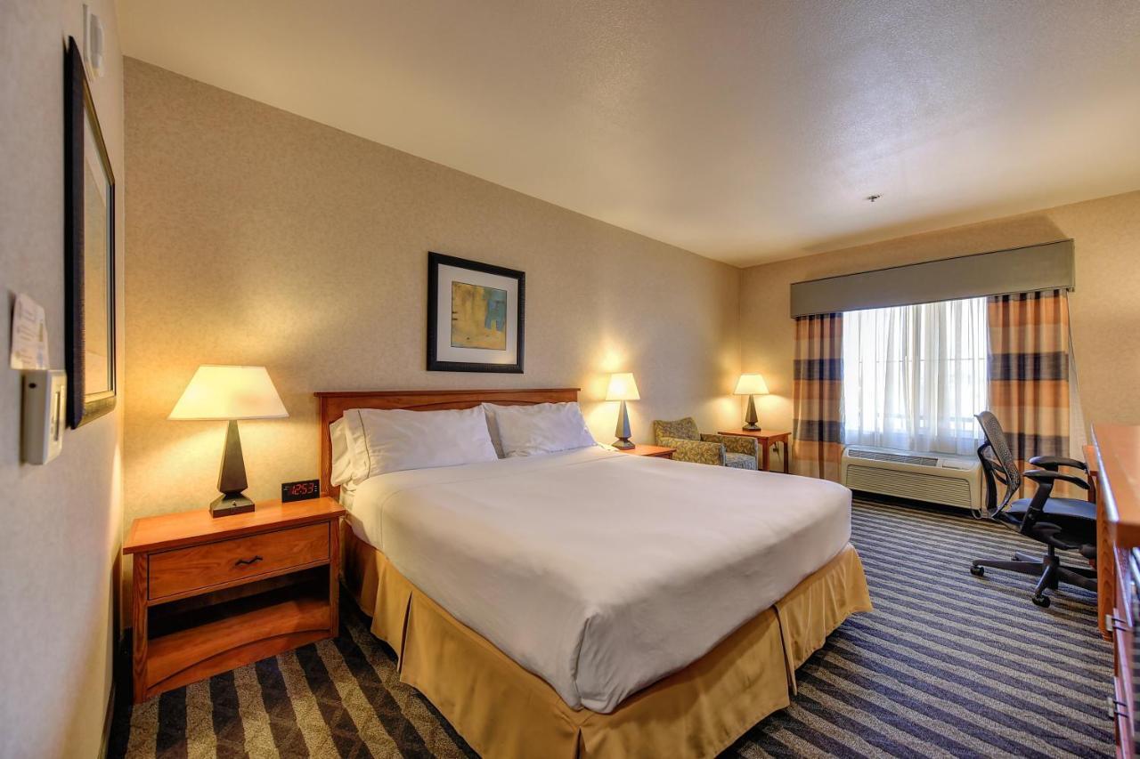 Hotel Express & By Ihg 3*